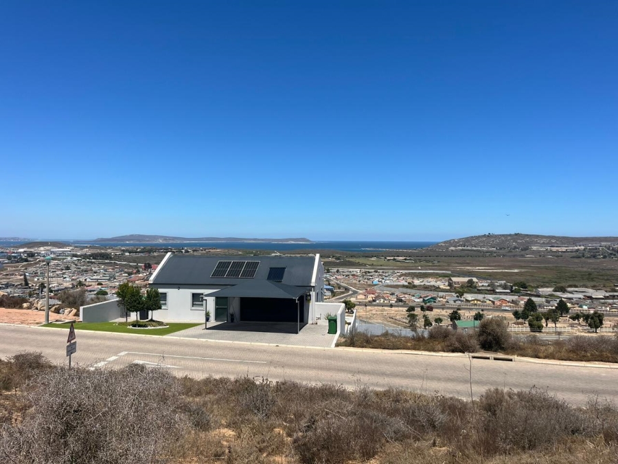 4 Bedroom Property for Sale in Hoogland Western Cape